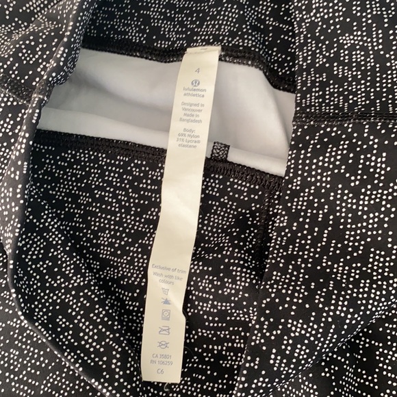 Lululemon HR Size 4 Luxtreme Wunder Unders - Picture 6 of 6